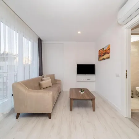 Central Flat With Terrace And View In Muratpasa Apartamento Antália